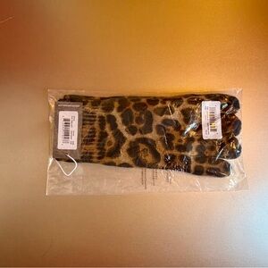 Amicale 100% Cashmere Leopard Print Gloves NWT